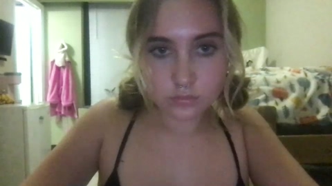 thiskittyinheat  17-11-2022